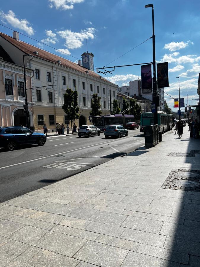 Ndl Downtown Cluj Aparthotel Bagian luar foto